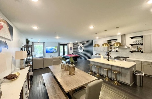 McFerrin Park Condo | Nashville Penthouse with 13 beds 5mins to Broadway