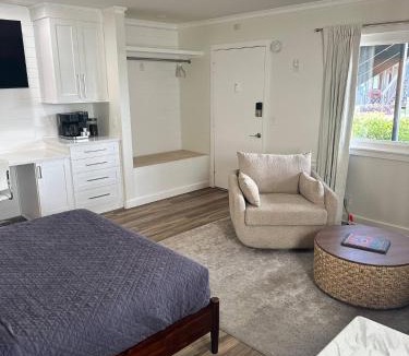 Melrose House | Nashville Studio wpool - Hip Melrose - 8th Ave