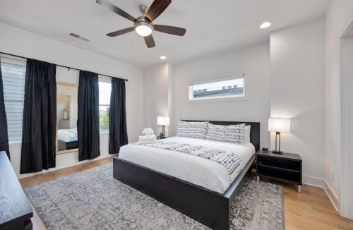 Nashville House | Nashvista Townhome Downtown Views 10 Comfy Beds