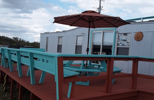Cedar Island House | Natural High-Amazing Beach Getaway-Privacy, Easy Access, Kayaking, Boating