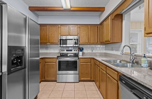 Tranquil Harbour House | NE 38th Street Dog Friendly - Star Spangled Manor