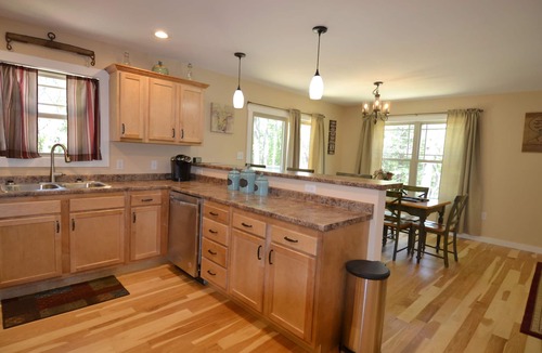 Fairview House | Near Asheville*Hot Tub* New Home*Mountain Views*family friendly*Fire pit