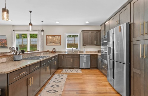 Mills River House | Near Asheville!Hot Tub~Fire Pit~BBQ! PWR+H20