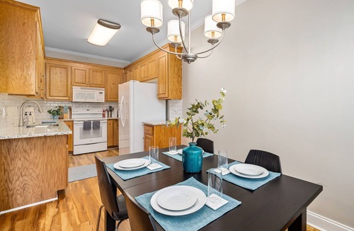 Cary House | Near downtown Cary & RDU. Easy access to Raleigh, Durham and local venues.