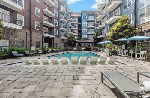 Cherry Apartment | Near DT & CPCC Lynx | Pool, Gym, W/D, Parking,