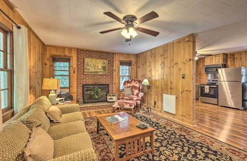 Roaring Gap House | Near Hiking: Roaring Gap Retreat w/Fire Pit!