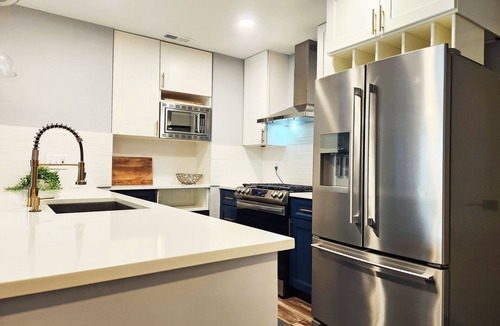 Cotswold House | Near Hospitals, Single Level 3Br/2Bath w/Office, Safe neighborhood, Parking.nn