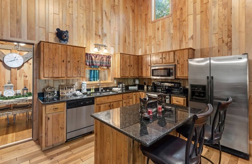 Linville Falls Cabin | Near Linville Gorge & Ski Resorts (sleeps 8)