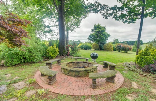 Vale Apartment | Near South Mountain State Park: Studio w/Deck!