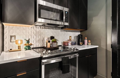 Nashville Condo | Neo 206 ~ 1 Mile to Downtown/Broadway ~ 4 Beds ~ Gym ~ Outdoor Space ~ Open Parking Lot