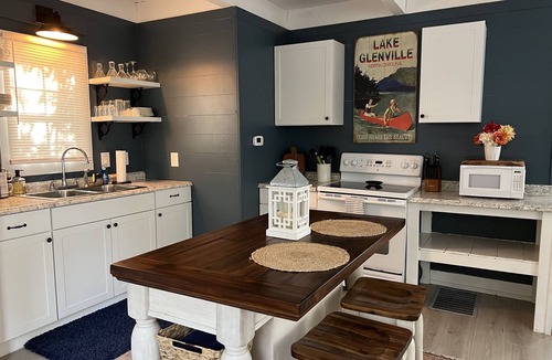 Cullowhee House | Nestled between Cashiers, Highlands, Lake Glenville