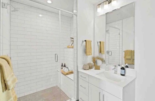 Third Ward Apartment | Nestled CLT Forth Ward Condo