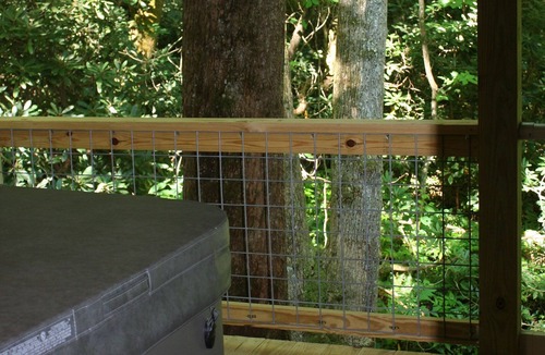 Penrose Cottage | Nestled on Stream - Hot Tub - Grill - Fireplace - Fenced - WiFi - Pets OK