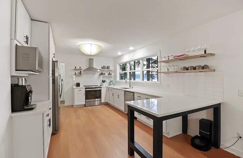 Wise House | NEW💥180 Degree Views! On the Point💥 Large Dock, Amazing Fishing💥Renovated!