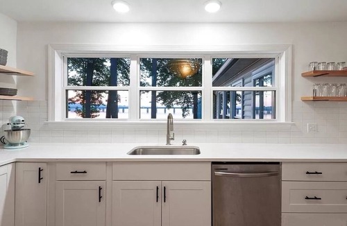 Wise House | NEW💥180 Degree Views! On the Point💥 Large Dock, Amazing Fishing💥Renovated!