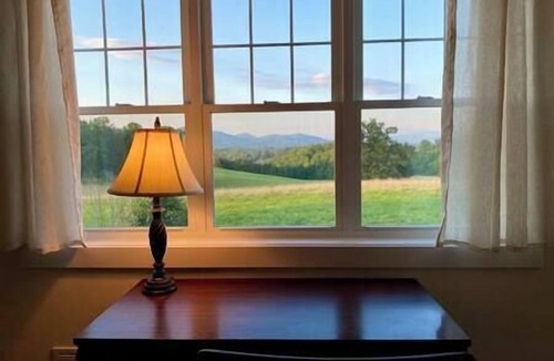 Candler House | New 2 BR house with panoramic views, 15 mins to DT AVL.