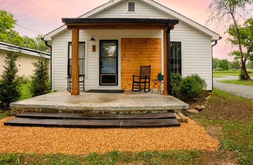 Robbinsville Cottage | *NEW* 2B/1B Cozy Cottage by Tail of the Dragon! Flat Parking|Firepit
