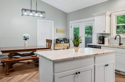 Bent Creek House | NEW 3BR-2B home in Asheville with hot tub & firepit! Discounted mid-week stays!