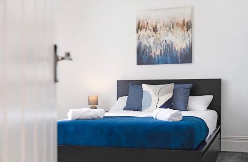Stanley House | New! 4BR in Durham Road