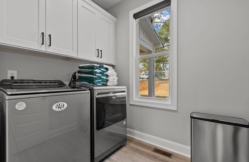 Pinehurst House | NEW 6BR 4BA w/Golf Sim Hot Tub Sauna Game Room