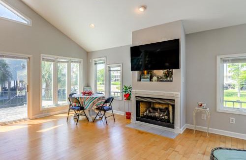 New Bern House | New Bern Home with Water View about 6 Mi to Downtown!