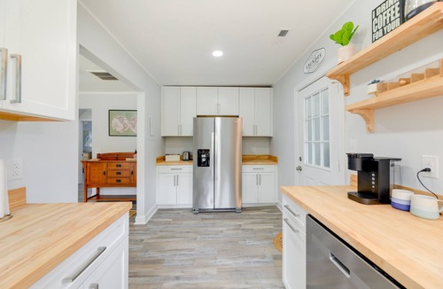 New Bern House | New Bern Vacation Rental with Private Yard!