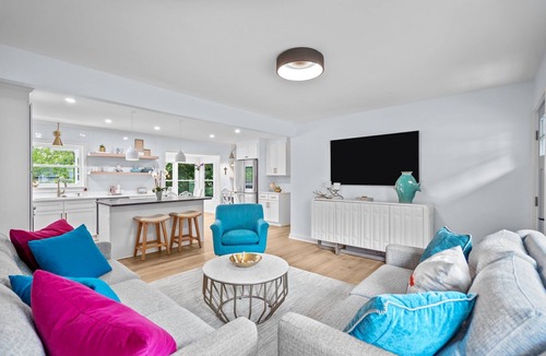 Wilmington House | NEW!Blue Pelican Getaway!Pet friendly, fenced in back yard! Sleeps 11 by beach!
