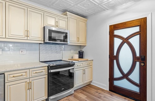 Morehead City House | NEW! Boho Cottage family/pet Friendly walking distance to Downtown Beaufort