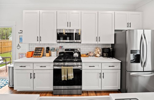 Charleston House | New Build | Close to DT & Beaches | 4 BR 10 Guests