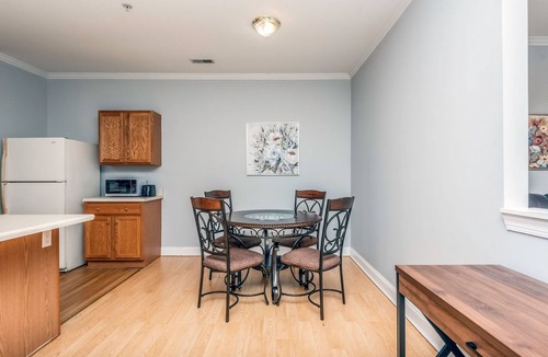 Cornelius Condo | *New* Charming 2BR Lake Norman Condo near Charlotte