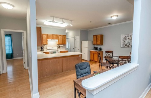 Cornelius Condo | *New* Charming 2BR Lake Norman Condo near Charlotte