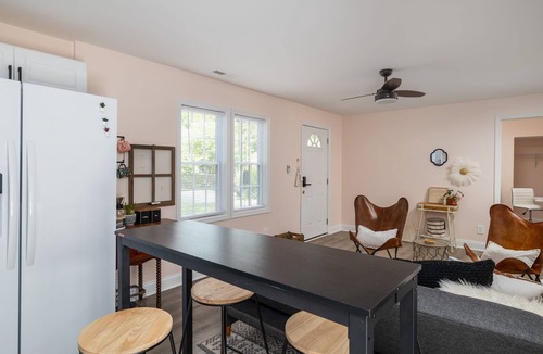 Greensboro House | NEW Cozy Bungalow 3 bed/2 bath w/King & pet friendly - Coliseum GAC UNCG<5 min