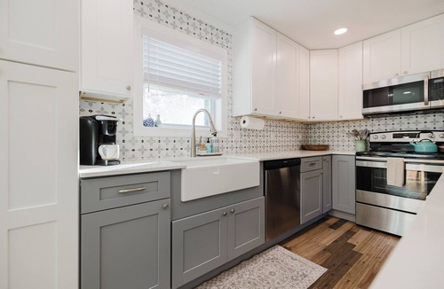 Wilmington House | NEW! Cozy Hidden Haven - Centrally Located to Beach, Shopping & Downtown!