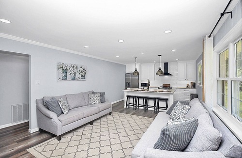 Matthews House | NEW! Designer Remodel w King Bed, Fast WiFi