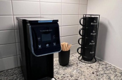 Sobro Apartment | ~NEW~ Downtown Nashville! Walk to Broadway + FREE parking Balcony Pool