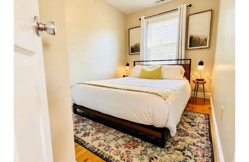 Westwood Place Cottage | New! East West Nest ~ Walkable ~ Private ~ Stylish