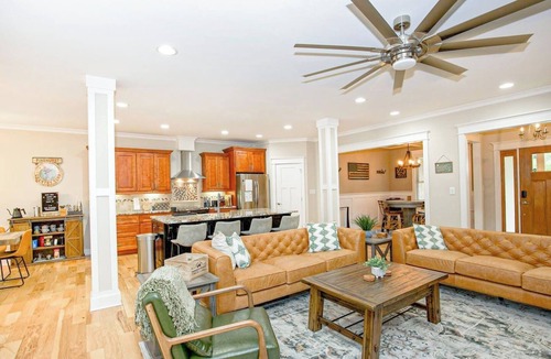 Pinehurst House | New! Epic 12 Bed Golf Vacation - Chipping Inn
