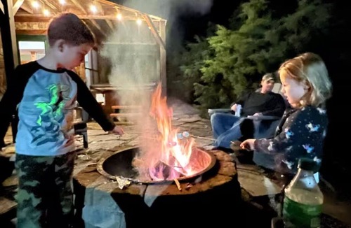 Maggie Valley Cabin | New! Family friendly! Hot tub! Firepit! Beautiful view of the mountainside!