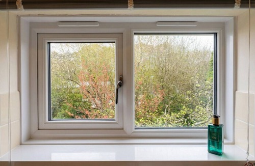 New Forest District Apartment | New Forest getaway just two minutes from the station
