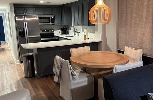Ash Condo | NEW! Gorgeous Ocean-Front VIEWS -Fully Remodeled 3-Bed/3 Bath Condo with Linens