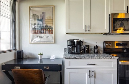 Nashville Condo | New! Groovy Oasis Near Airport and Downtown Nash!