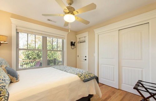 Falconhurst House | New Guest House in Asheville - GREAT LOCATION! FULLY FURNISHED!