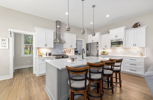 Eatons Crossing House | New! Lakefront 4BR, Kayaks, Paddleboards, Games