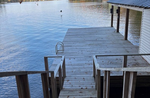 Semora Cottage | New Listing! - Charming 3-Bedroom Lakefront Cottage on Hyco Lake