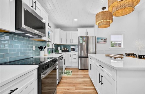 Tranquil Harbour House | New Listing Lux Beach House Dog Friendly