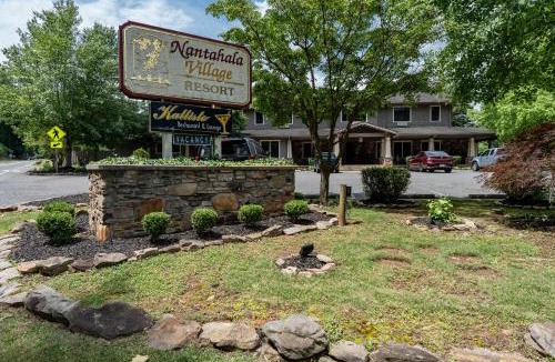 Bryson City House | New Listing! Mountain cabin