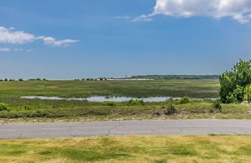 Oceanmarsh Subdivision Villa | New Listing - Blue Oyster Villa - Views of the Marsh and Creek