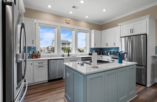 Supply House | New luxury beach front house steps from the ocean