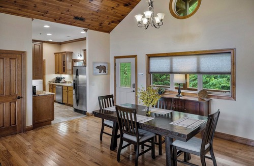 Whittier Condo | New Luxury Smoky Mountain Country Club Condo, Garage, Washer & Dryer, View!