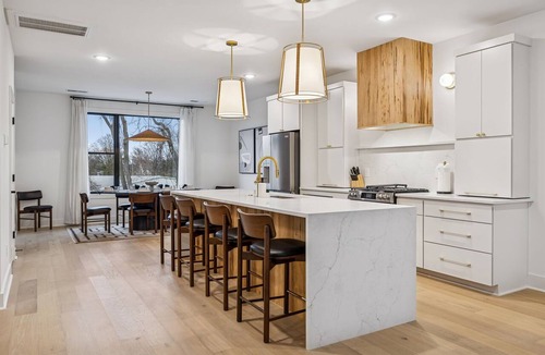 Hurwood Heights Apartment | NEW Modern Nashville Escape with Rooftop Hot Tub